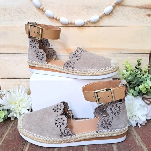 Brixie wedge sandal outlet crown vintage